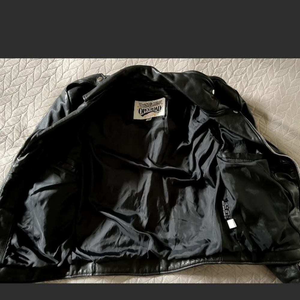 Mint condition vintage leather jacket - Picture 9 of 10